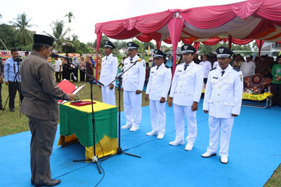  Bupati Alfedri Lantik 5 Penghulu Kampung di Siak